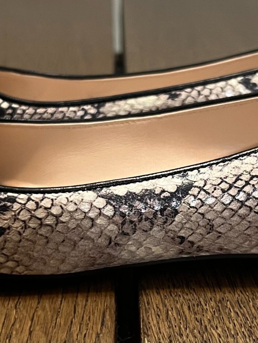 Stuart Weitzman Snakeskin Ballet Flats Womens 8.5M Leather Bow Round Toe Slip On - Picture 6 of 11